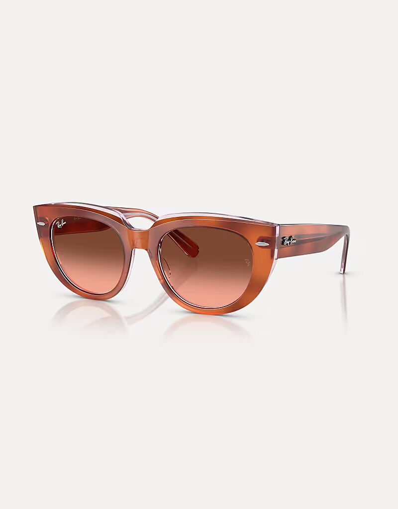 Солнцезащитные очки Ray-Ban Doreen в квадратной оправе с розовыми линзами в красно-гаванском цвете на прозрачном многоцветном фоне
Солнцезащитные очки Ray-Ban Doreen в квадратной оправе с розовыми линзами в красно-гаванском цвете на прозрачном многоцветном фоне