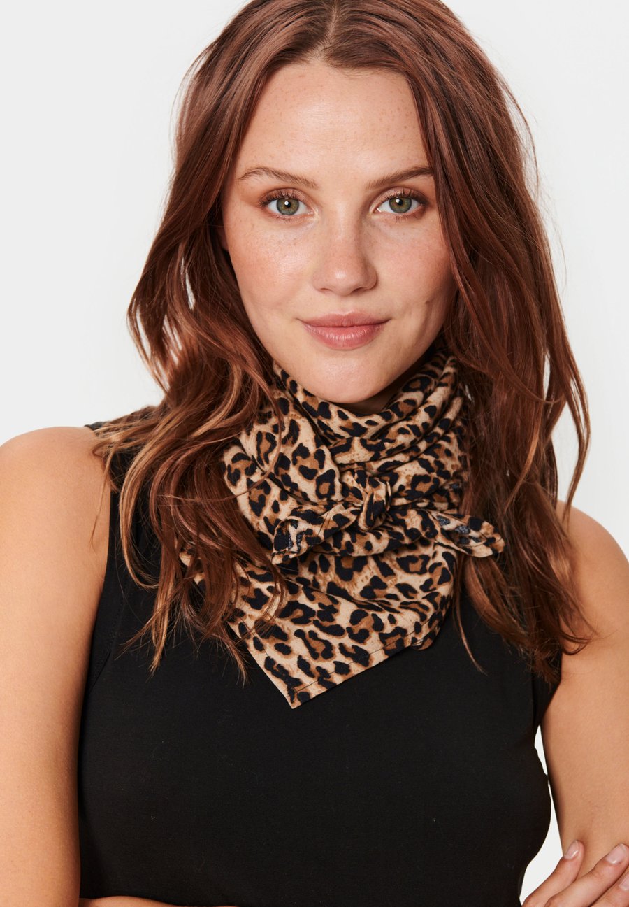 Шарф Saint Tropez XANIA, Black Reg Leo/Brown
Шарф Saint Tropez XANIA, Black Reg Leo/Brown