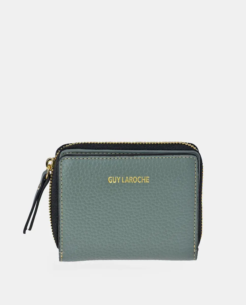 Небольшой женский кошелек с застежкой-молнией, изготовленный из мягкой кожи Guy Laroche, светло-голубой
Небольшой женский кошелек с застежкой-молнией, изготовленный из мягкой кожи Guy Laroche, светло-голубой