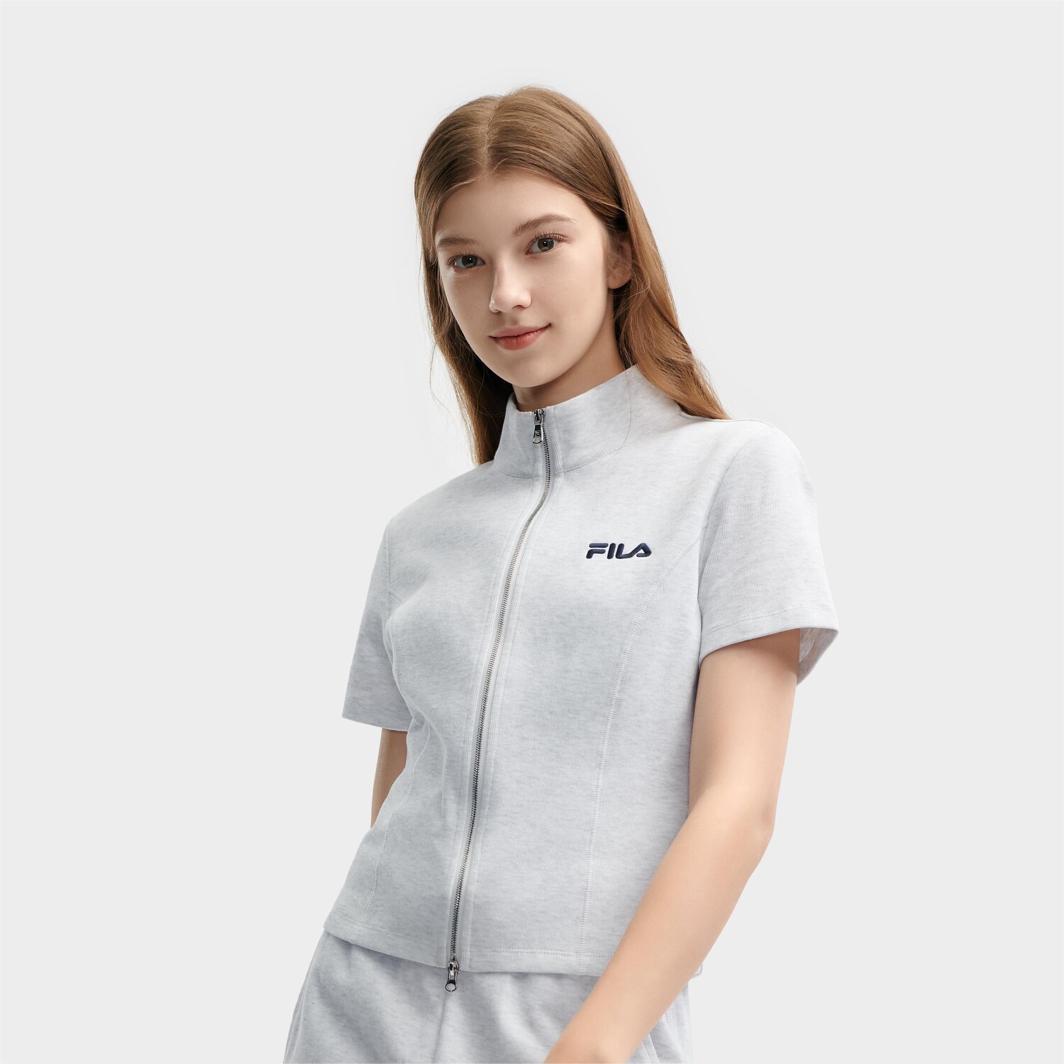 Трикотаж женский светло-серый с цветочным узором Fila
Трикотаж женский светло-серый с цветочным узором Fila