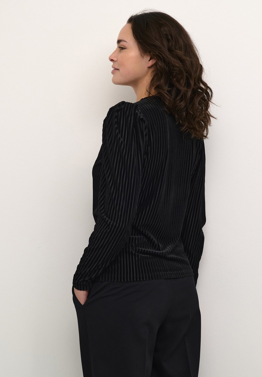 Топ с длинными рукавами CACA Kaffe, черный
Топ с длинными рукавами CACA Kaffe, черный