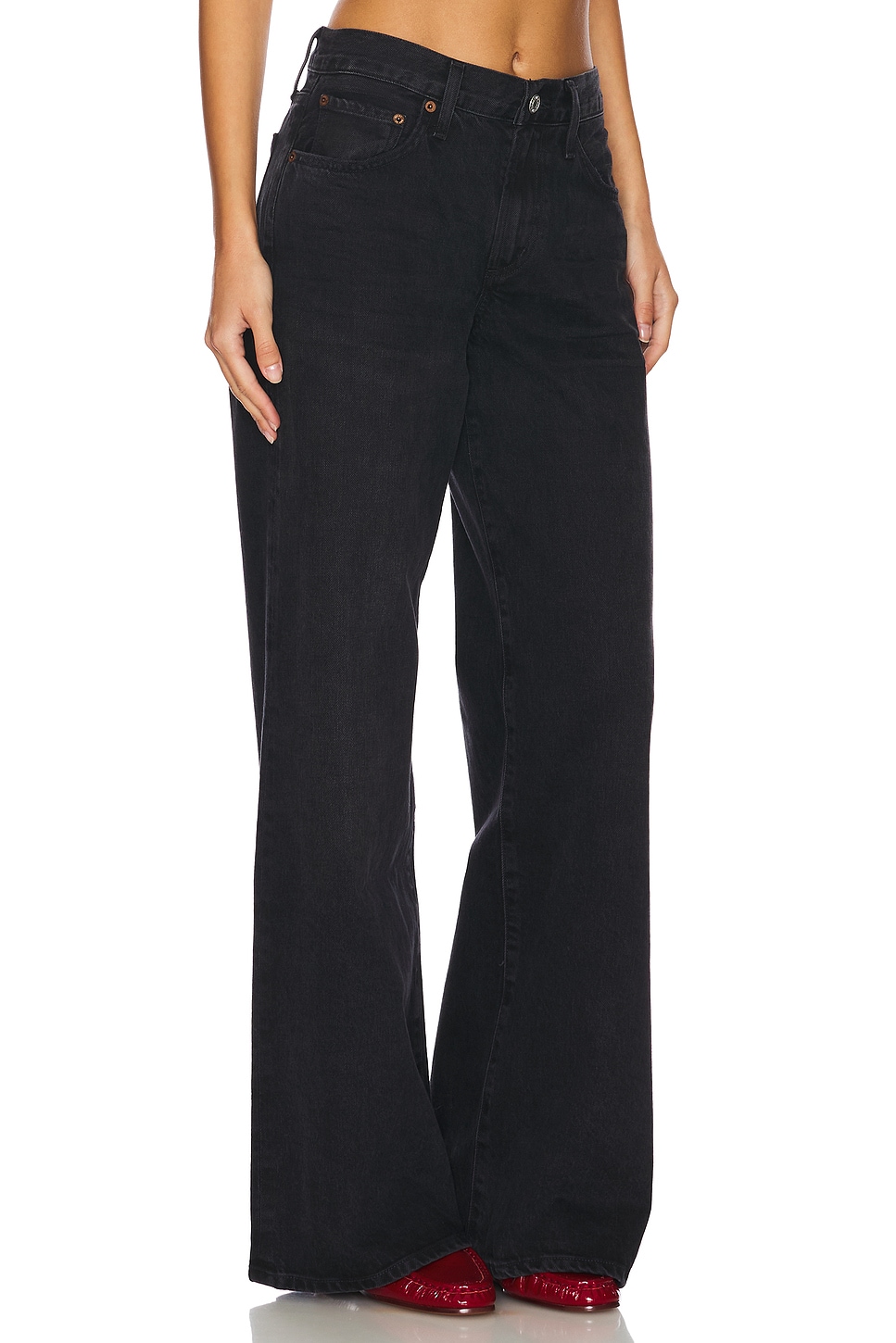 Клара с низкой посадкой мешковатые расклешенные брюки Agolde, цвет mascara
Клара с низкой посадкой мешковатые расклешенные брюки Agolde, цвет mascara