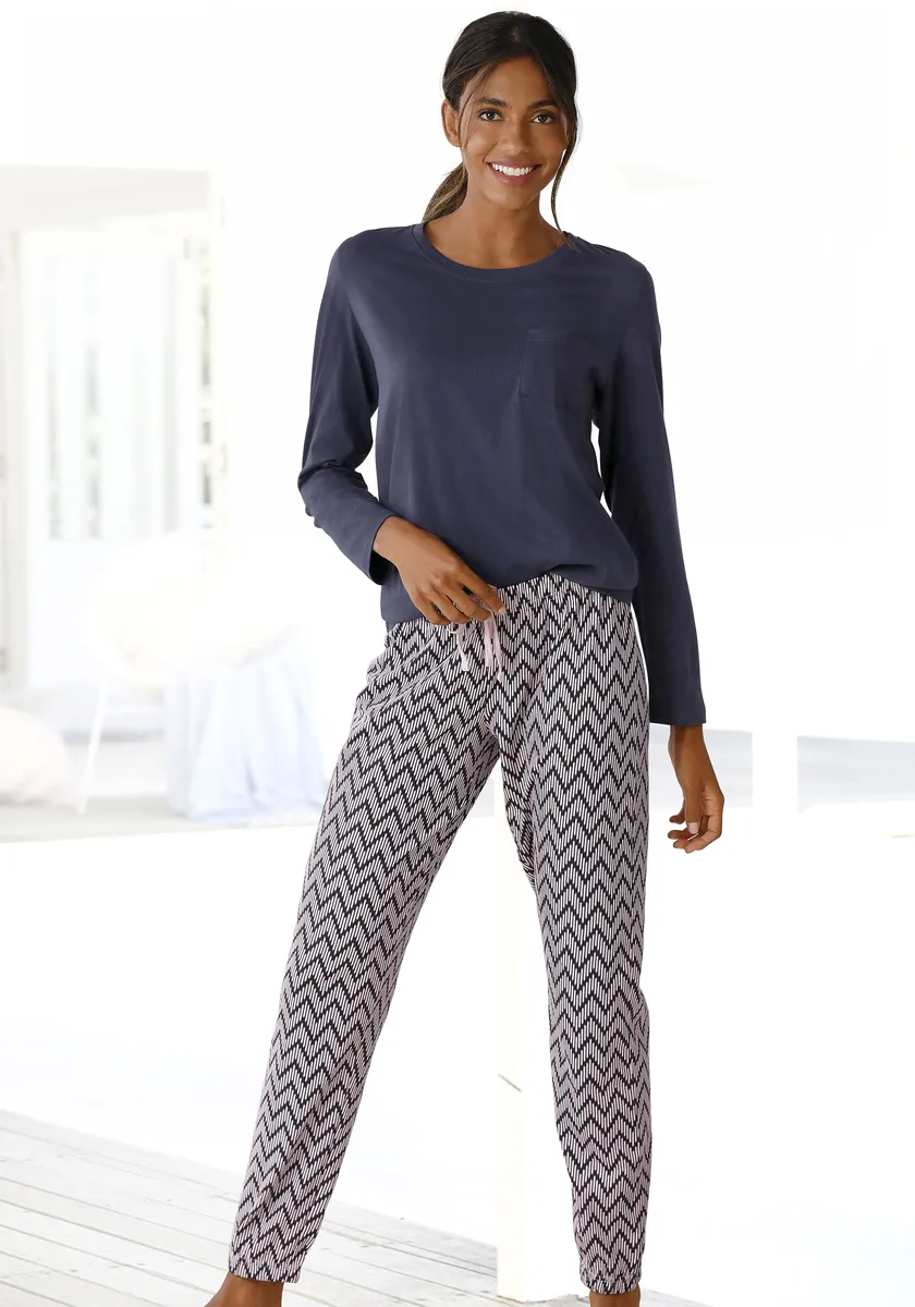 Пижама Vivance Dreams (2 шт.), со штанишками с рисунком, синий
Пижама Vivance Dreams (2 шт.), со штанишками с рисунком, синий