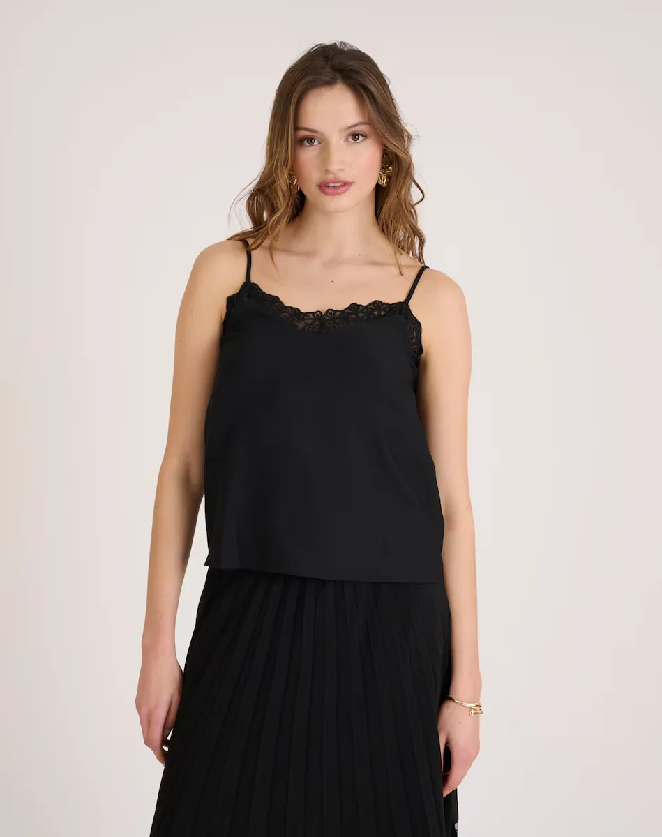 Женский топ с короткими рукавами и кружевной отделкой Naf Naf, черный
Женский топ с короткими рукавами и кружевной отделкой Naf Naf, черный