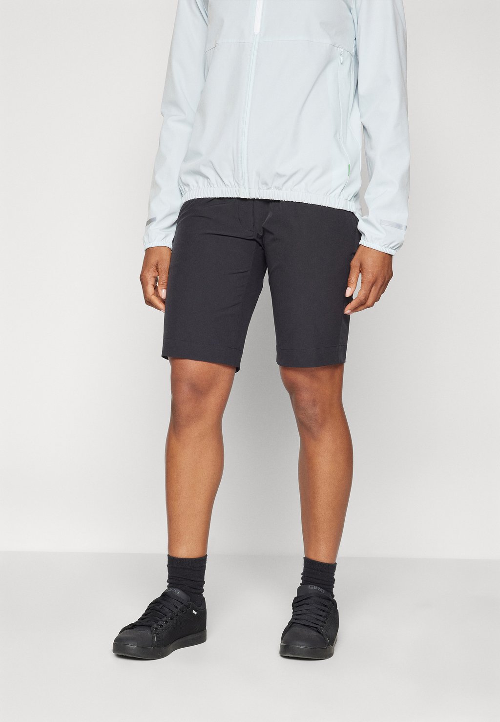 Спортивные шорты WOMENS CYCLIST SHORTS Vaude, черный
Спортивные шорты WOMENS CYCLIST SHORTS Vaude, черный