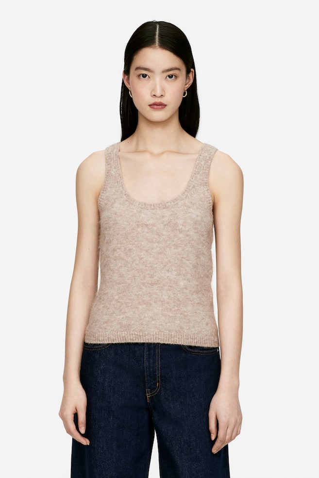 Топ из альпаки и шерсти Arket, бежевый
Топ из альпаки и шерсти Arket, бежевый