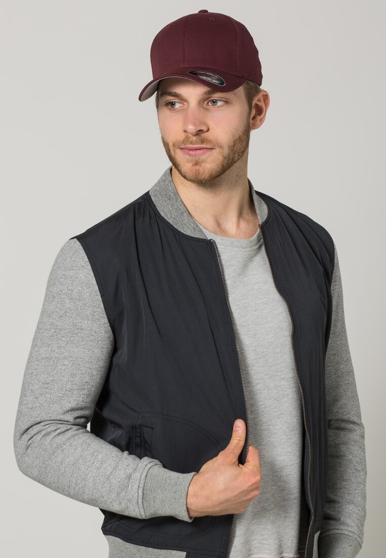 Бейсболка Flexfit, коричневый
Бейсболка Flexfit, коричневый