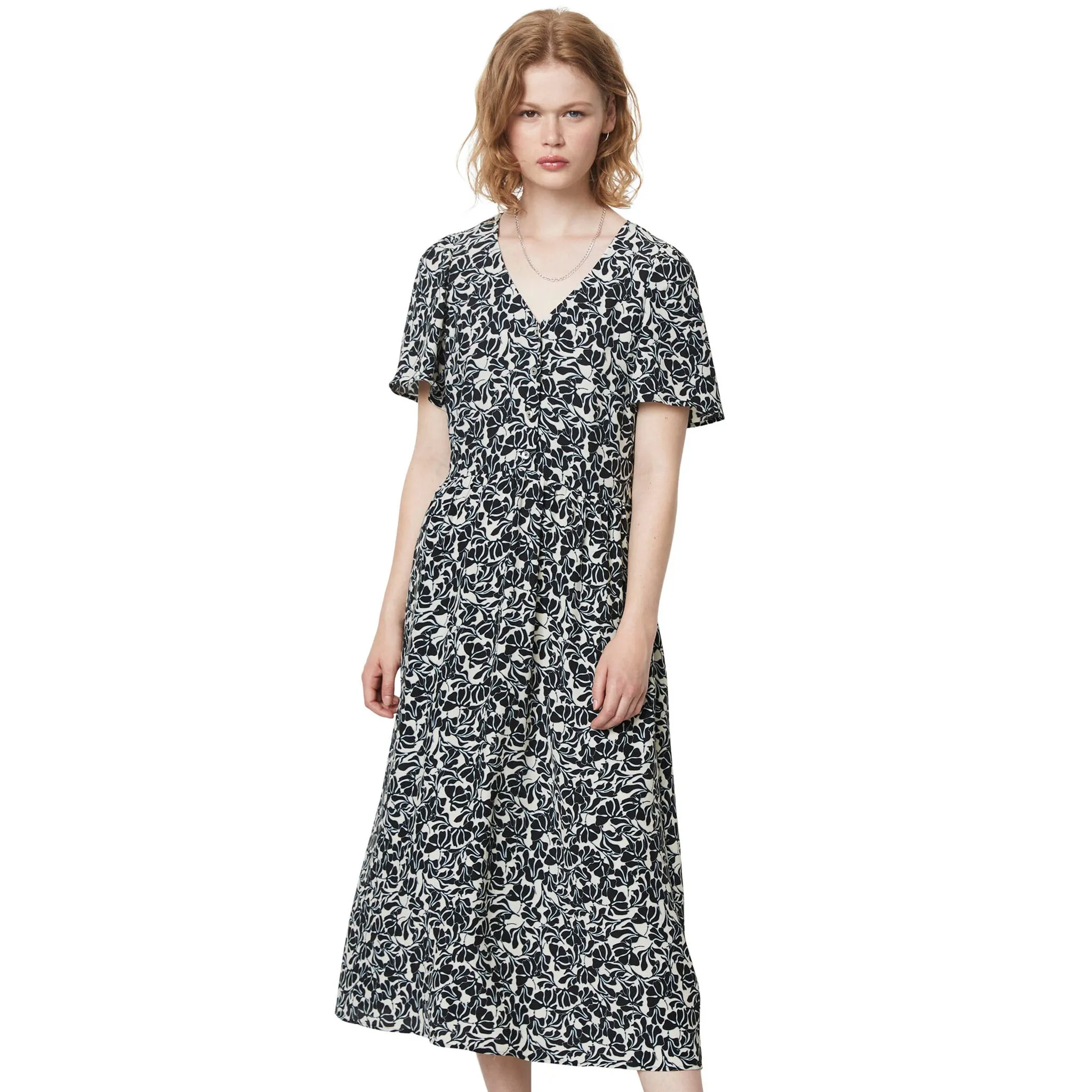 Платье миди Marc O'Polo DENIM с резинкой на талии из струящегося вискозного крепа, черный
Платье миди Marc O'Polo DENIM с резинкой на талии из струящегося вискозного крепа, черный