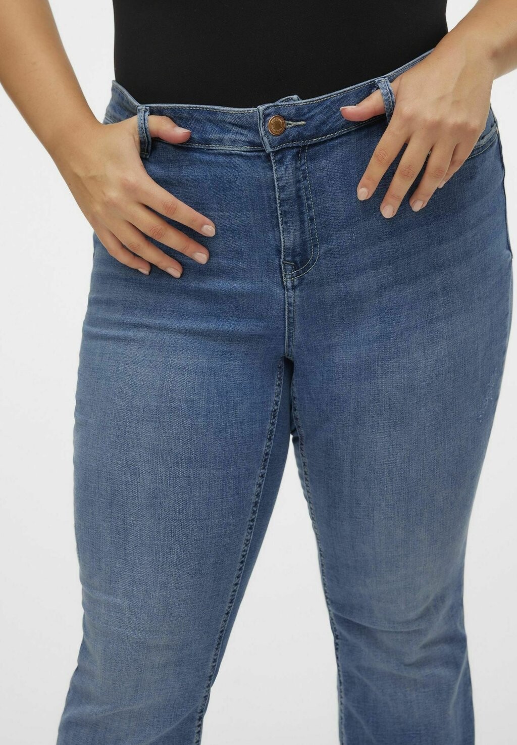 Джинсы прямого кроя MID RISE Vero Moda Curve, синий деним 
Джинсы прямого кроя MID RISE Vero Moda Curve, синий деним