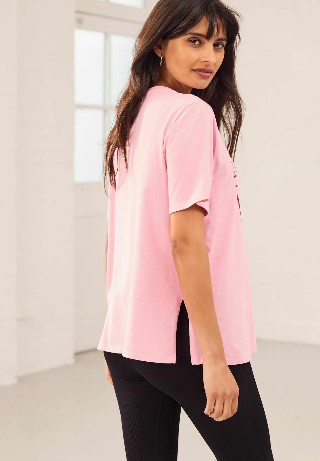 Футболка с принтом MATERNITY NURSING BOXY Next, розовый
Футболка с принтом MATERNITY NURSING BOXY Next, розовый