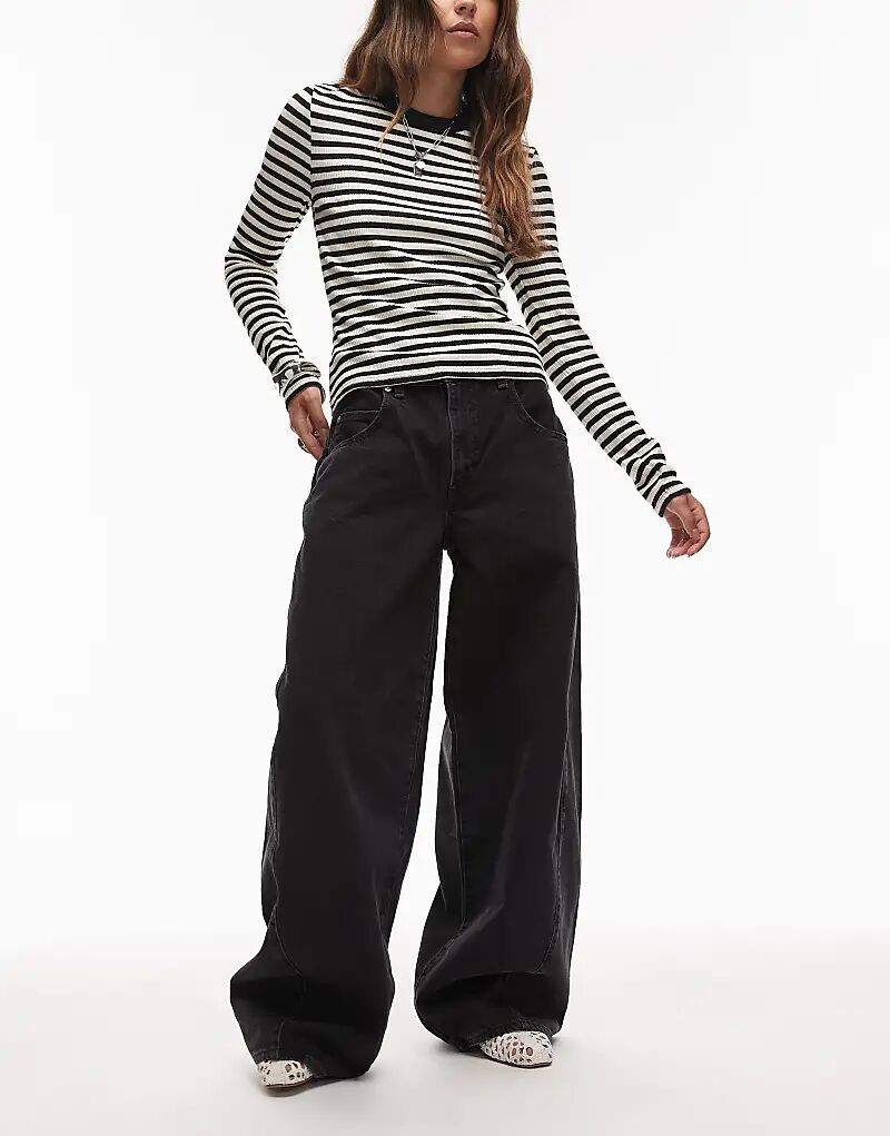 Джинсы Levi's с очень широкими бретелями, черного цвета
Джинсы Levi's с очень широкими бретелями, черного цвета