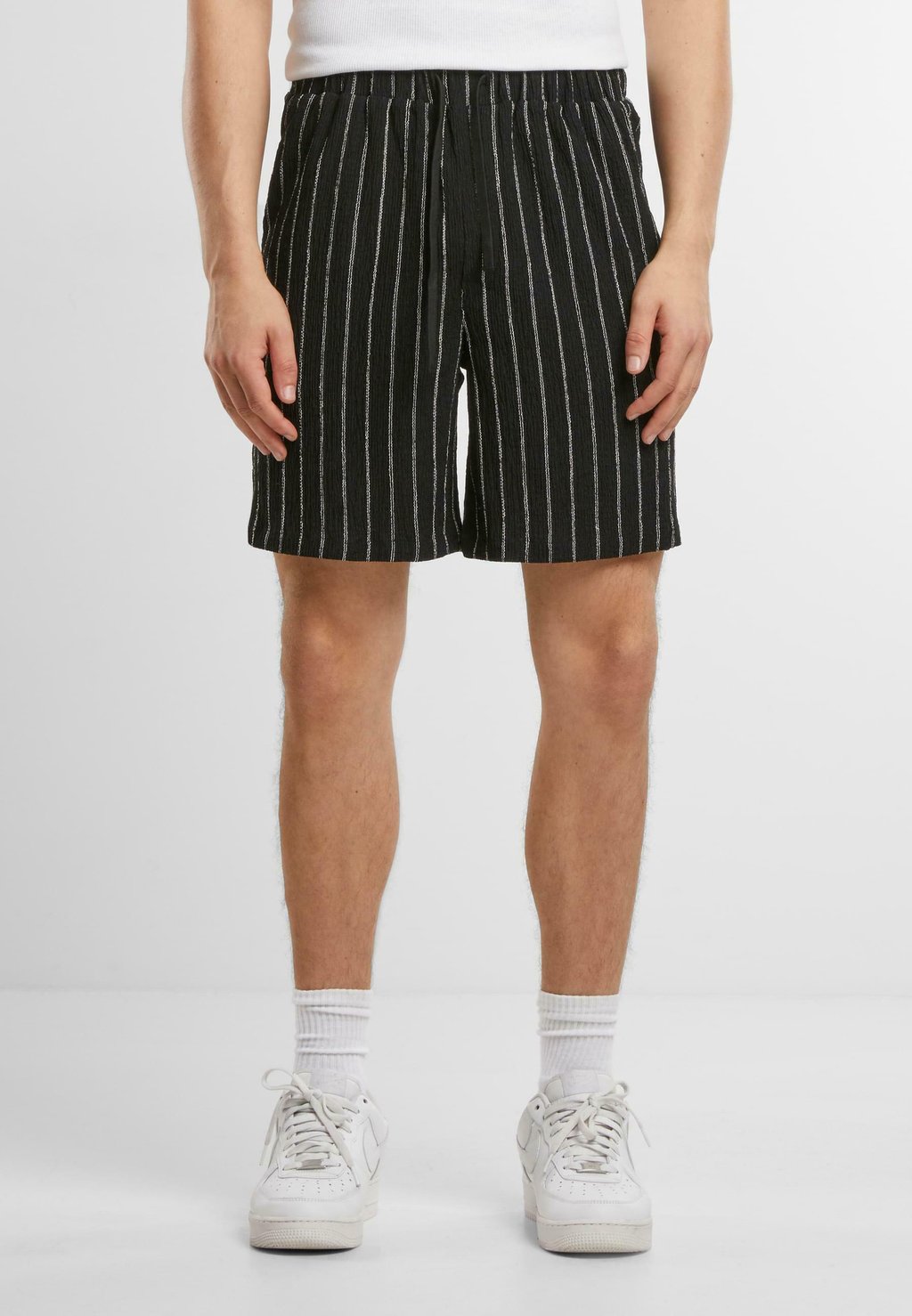 Шорты STRIPED Urban Classics, черный
Шорты STRIPED Urban Classics, черный