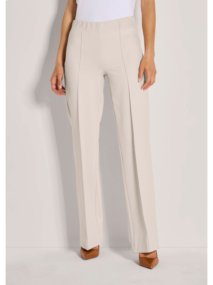 MADELEINE Широкие трикотажные брюки со складками жемчужно-белого цвета
MADELEINE Широкие трикотажные брюки со складками жемчужно-белого цвета