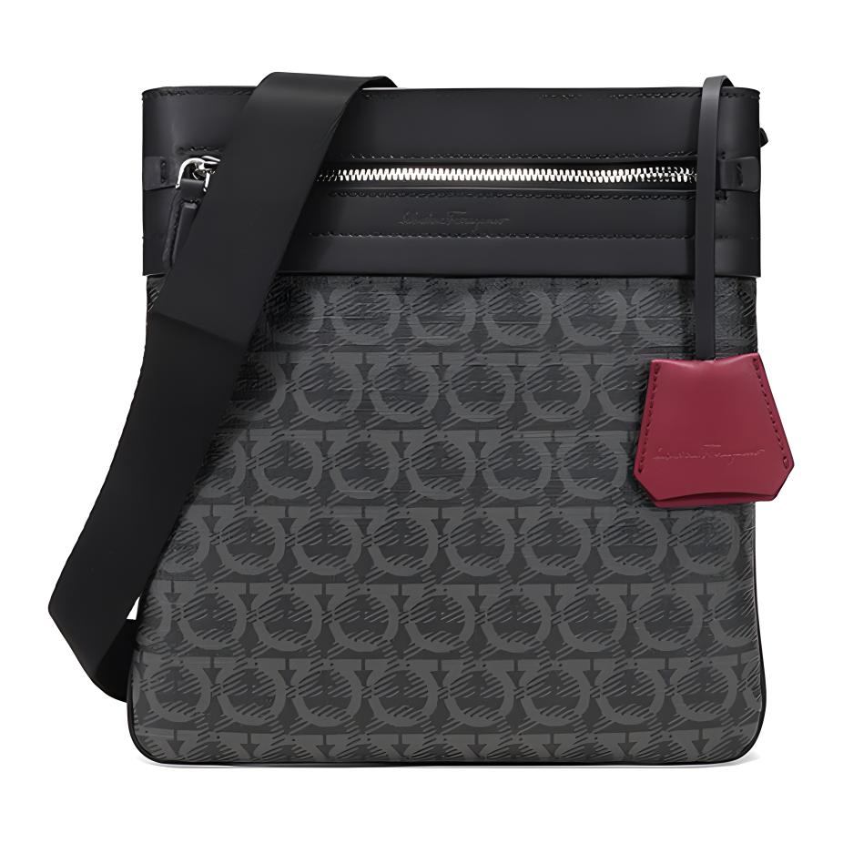 Ferragamo Кожаная сумка-мессенджер через плечо мужская черная
Ferragamo Кожаная сумка-мессенджер через плечо мужская черная