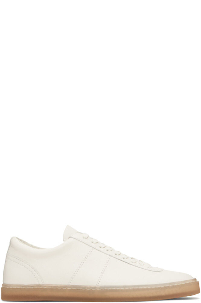 Белые линолеумные кроссовки со шнуровкой LEMAIRE
Белые линолеумные кроссовки со шнуровкой LEMAIRE