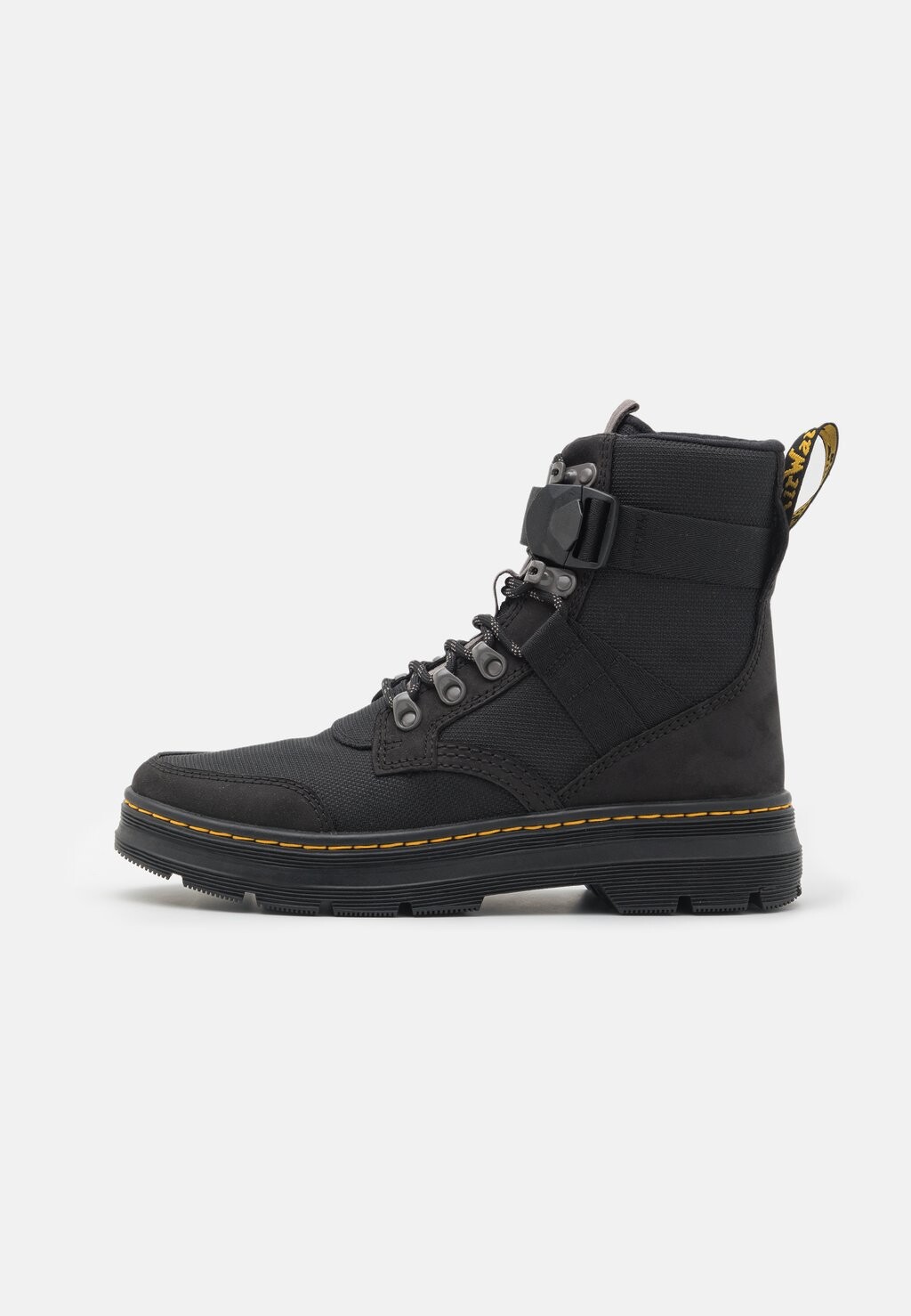 Ботильоны на шнуровке COMBS TECH II FL Dr. Martens, черный буйвол/черный двухцветный нейлон
Ботильоны на шнуровке COMBS TECH II FL Dr. Martens, черный буйвол/черный двухцветный нейлон