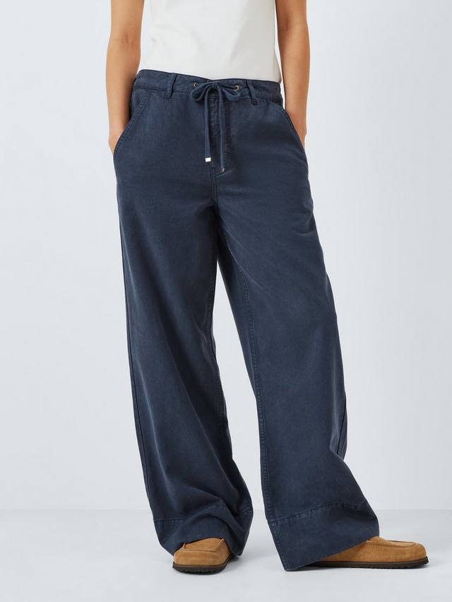 Брюки с завязками из морского ушка AND/OR, темно-синий
Брюки с завязками из морского ушка AND/OR, темно-синий