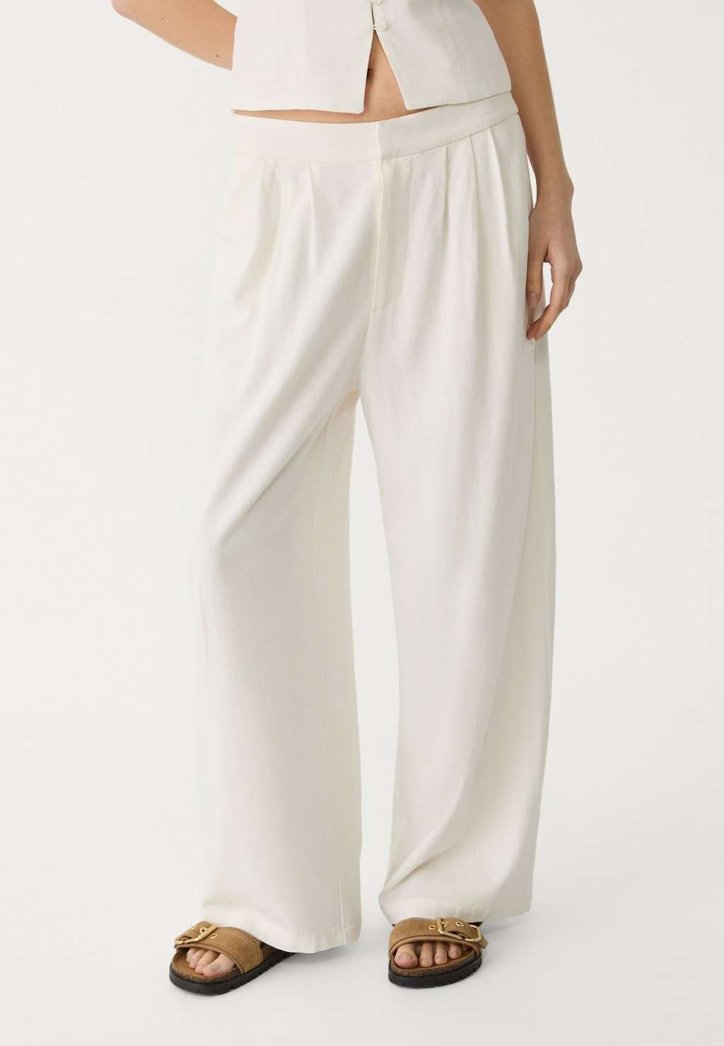 Брюки DARTED CULOTTES - A-line skirt Stradivarius, бежевый
Брюки DARTED CULOTTES - A-line skirt Stradivarius, бежевый