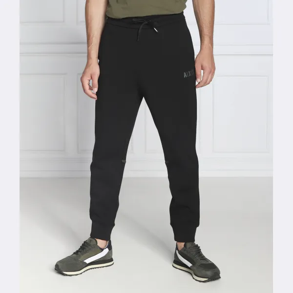 Спортивные брюки стандартного кроя Armani Exchange, черный
Спортивные брюки стандартного кроя Armani Exchange, черный