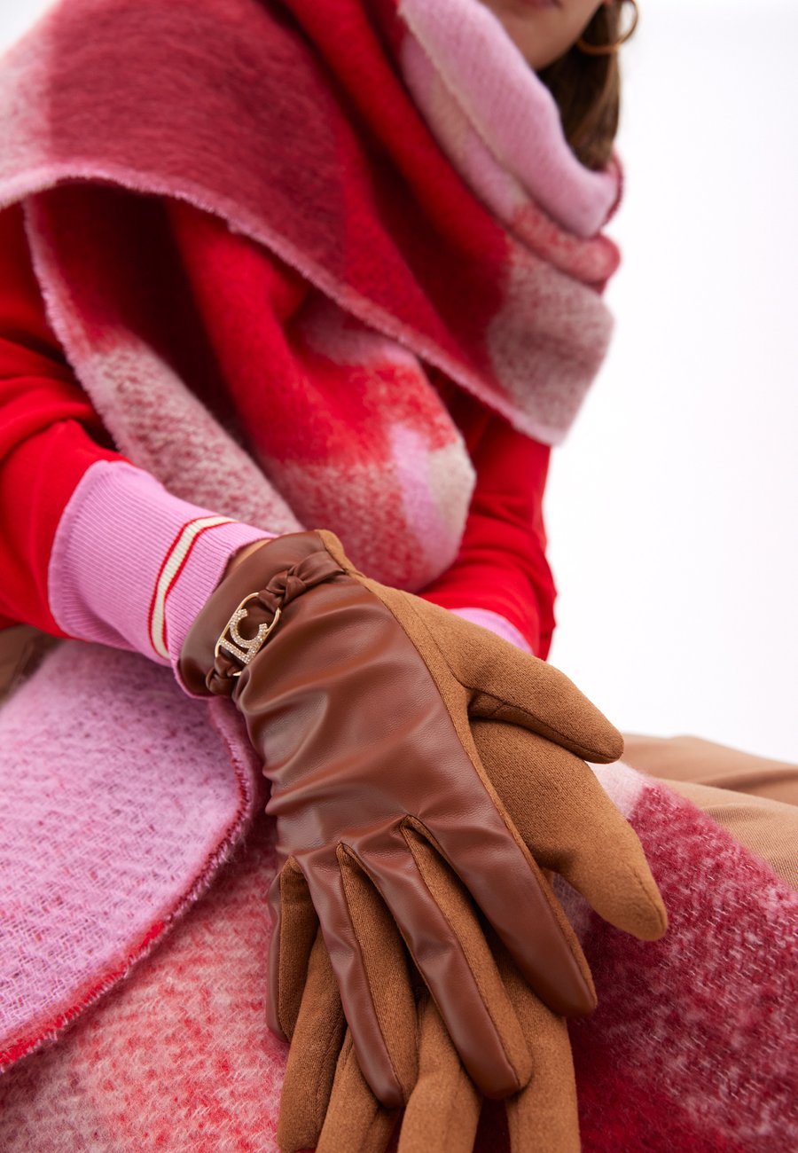 Перчатки LOLA CASADEMUNT Gloves, Brown
Перчатки LOLA CASADEMUNT Gloves, Brown