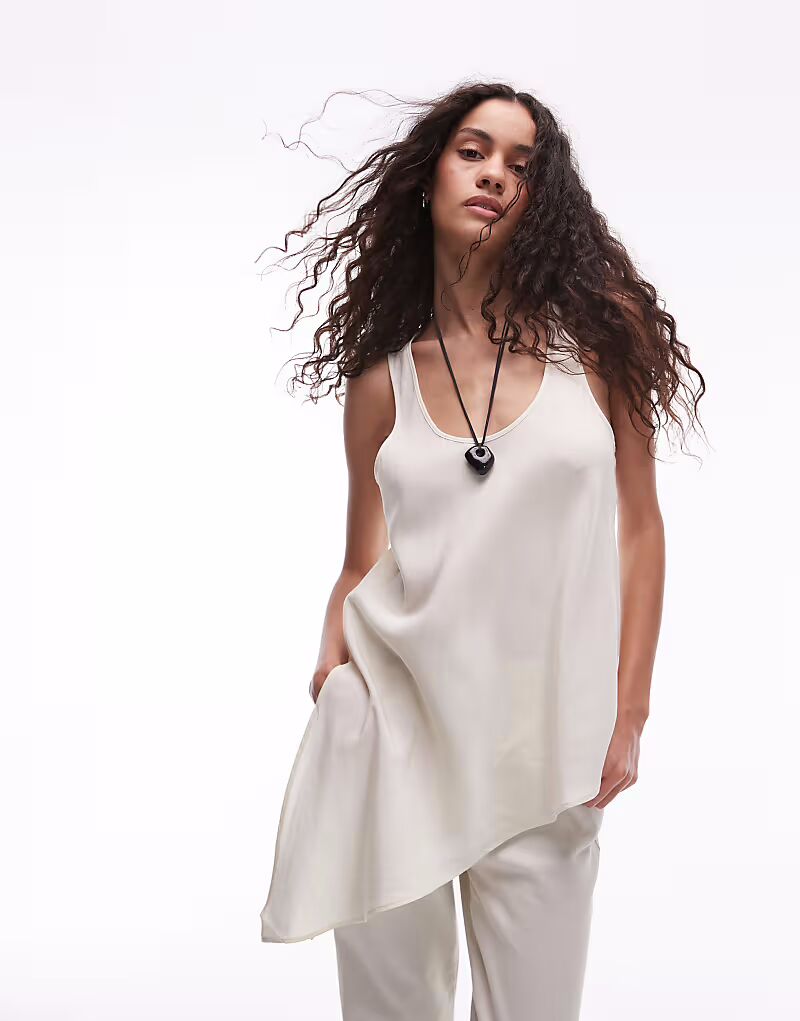 Mango - Мягкий белый топ с асимметричным подолом
Mango - Мягкий белый топ с асимметричным подолом