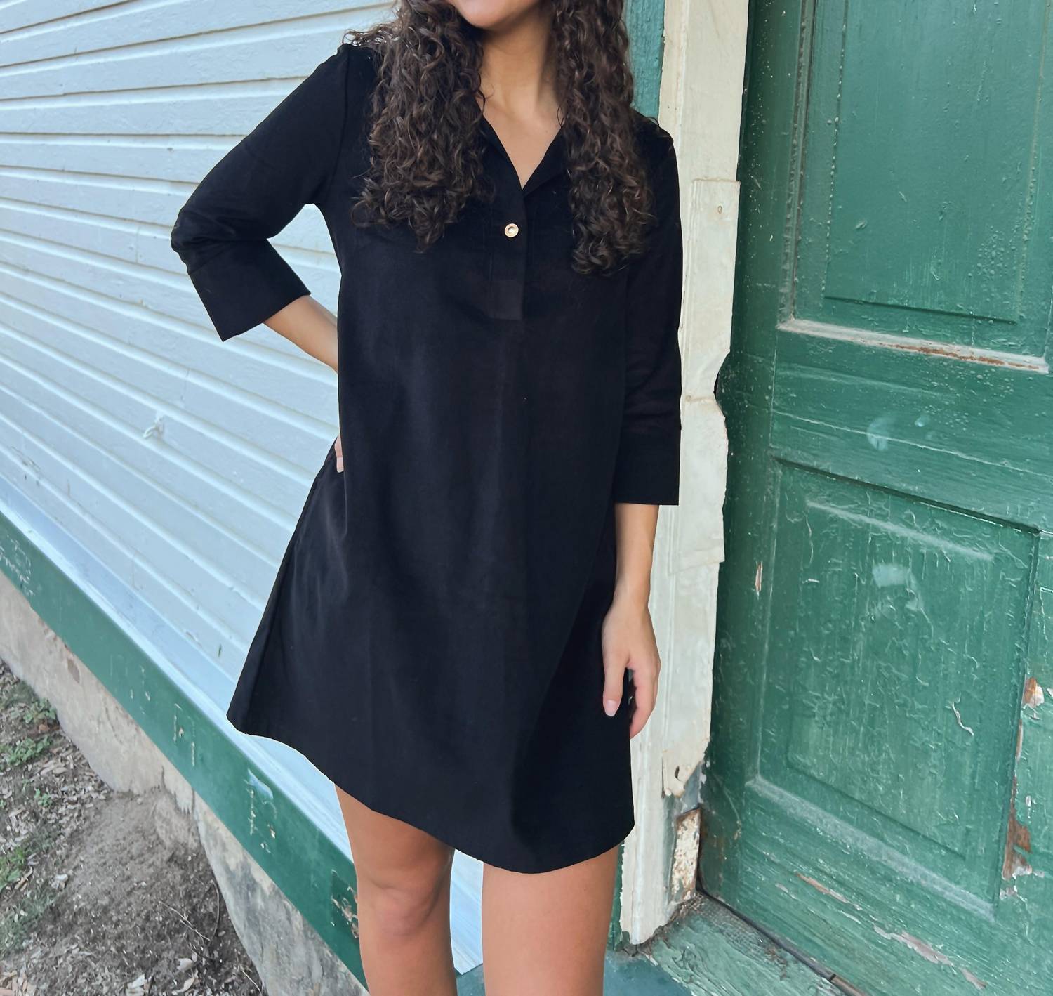 Женское платье Sophia в черном цвете SMITH & QUINN
Женское платье Sophia в черном цвете SMITH & QUINN