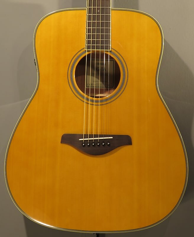 Yamaha FG-TA 2022 Vintage Tint TransAcoustic
Yamaha FG-TA 2022 Vintage Tint TransAcoustic