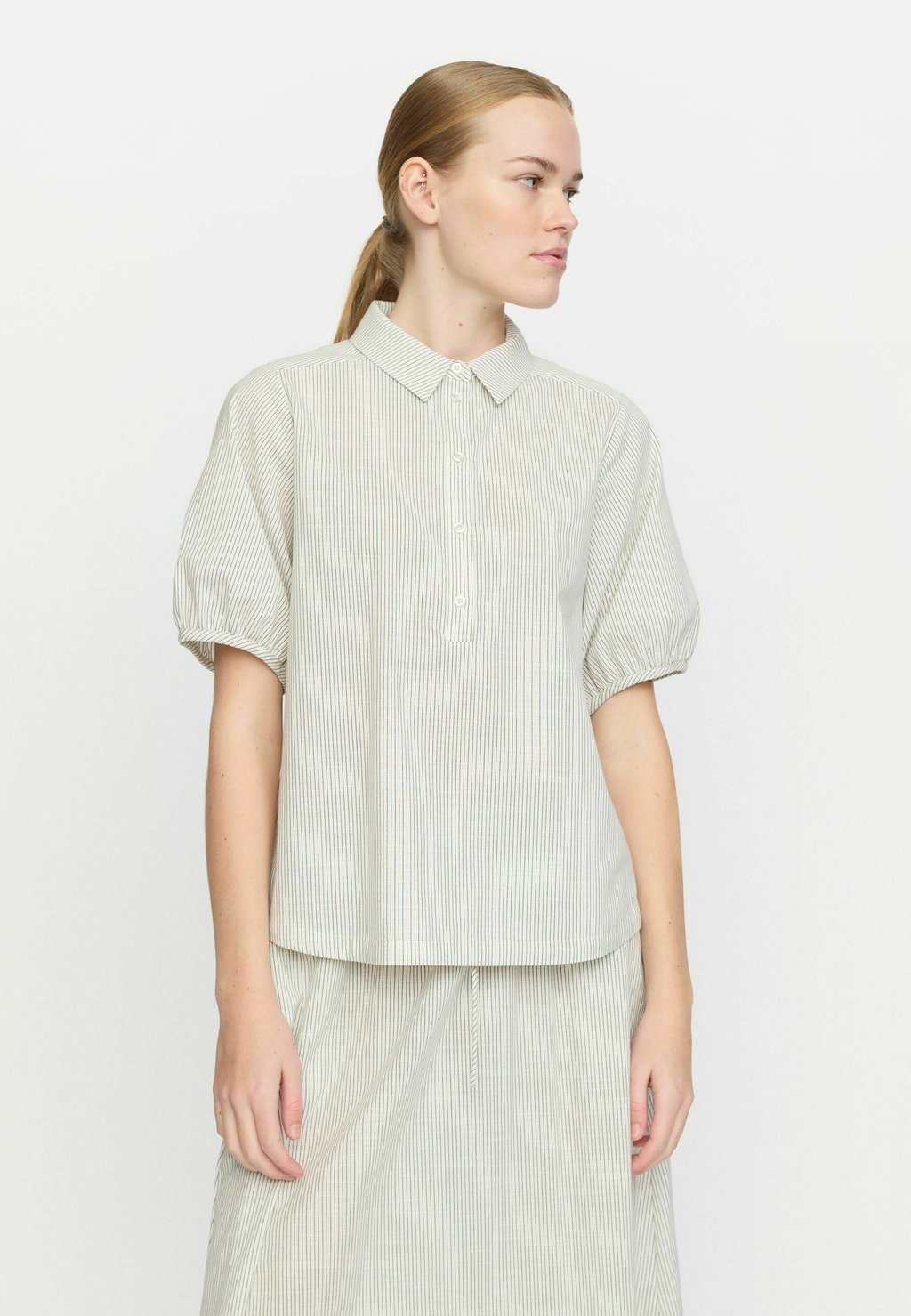 Блуза SREBBI Soft Rebels, серый
Блуза SREBBI Soft Rebels, серый