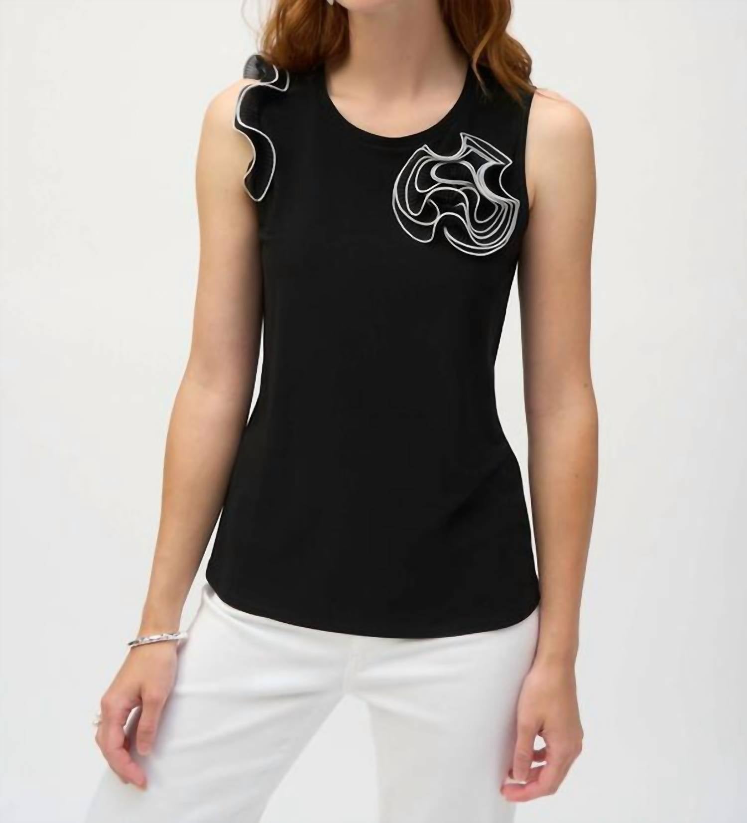 Стильный безрукавный пуловер в черно-белом цвете Joseph Ribkoff
Стильный безрукавный пуловер в черно-белом цвете Joseph Ribkoff