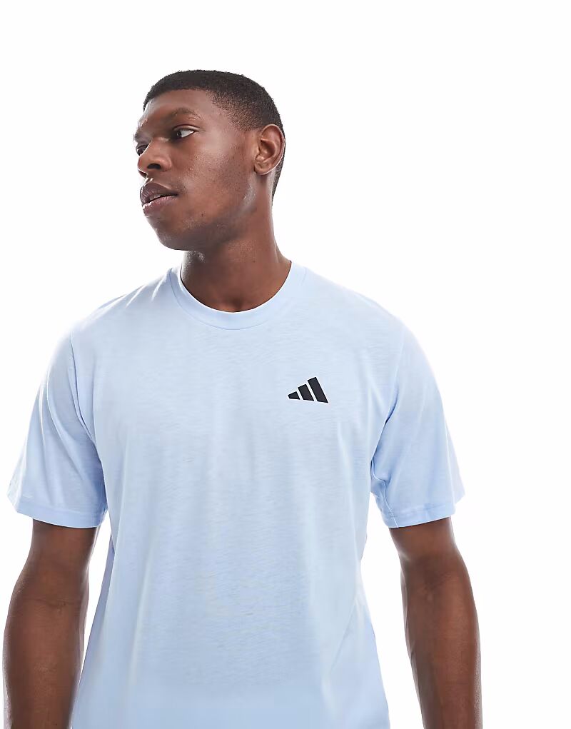 Футболка для тренировок Adidas performance Train essentials feelready в цвете glow blue / black
Футболка для тренировок Adidas performance Train essentials feelready в цвете glow blue / black