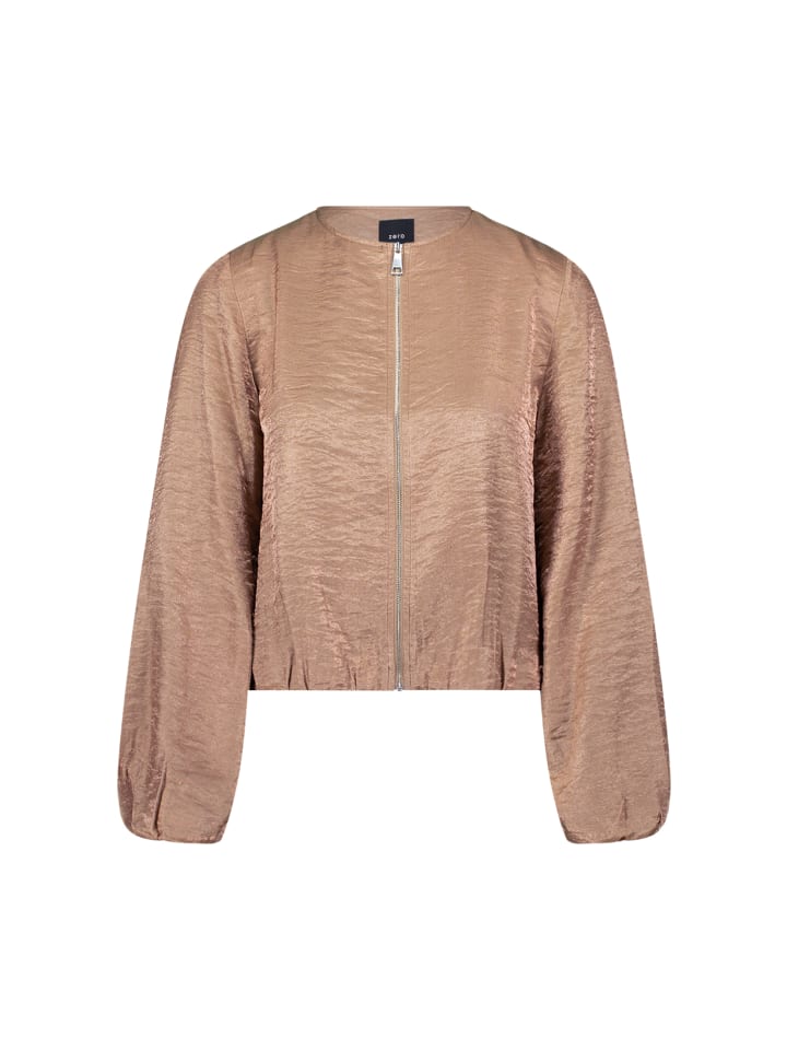 Куртка с жатым эффектом в стиле Mountain Trail Zero
Куртка с жатым эффектом в стиле Mountain Trail Zero