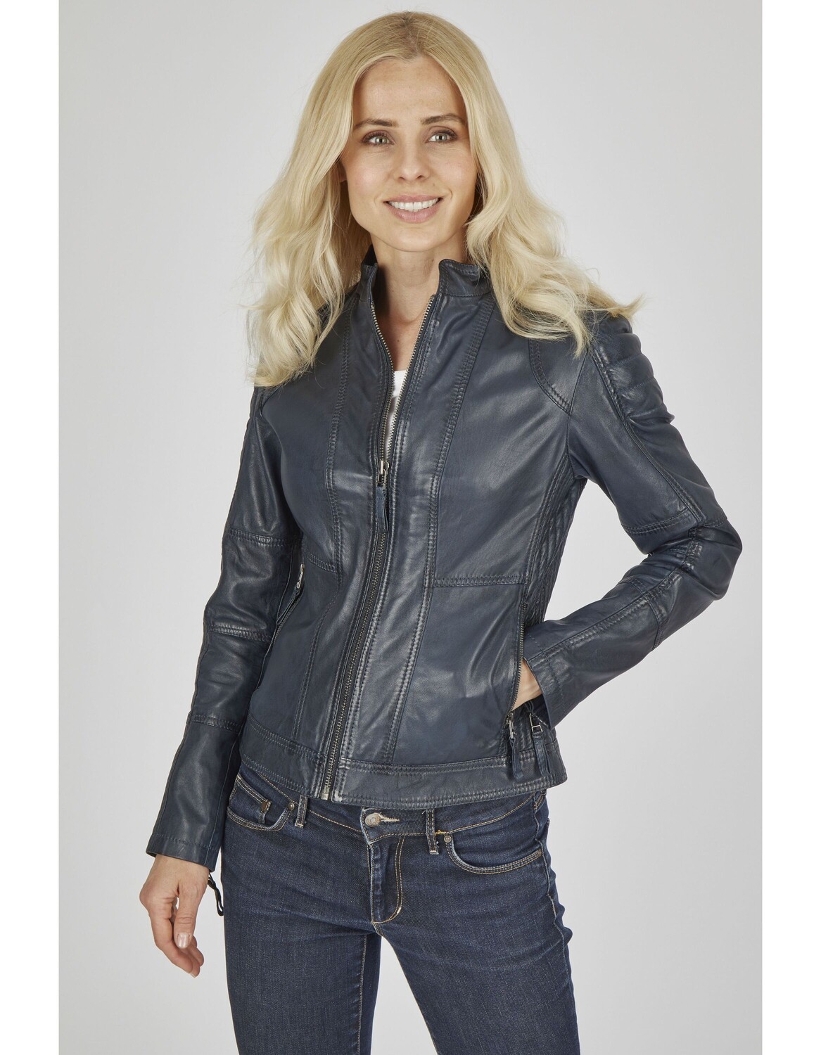 Кожаная куртка 7eleven Vigni, темно синий
Кожаная куртка 7eleven Vigni, темно синий