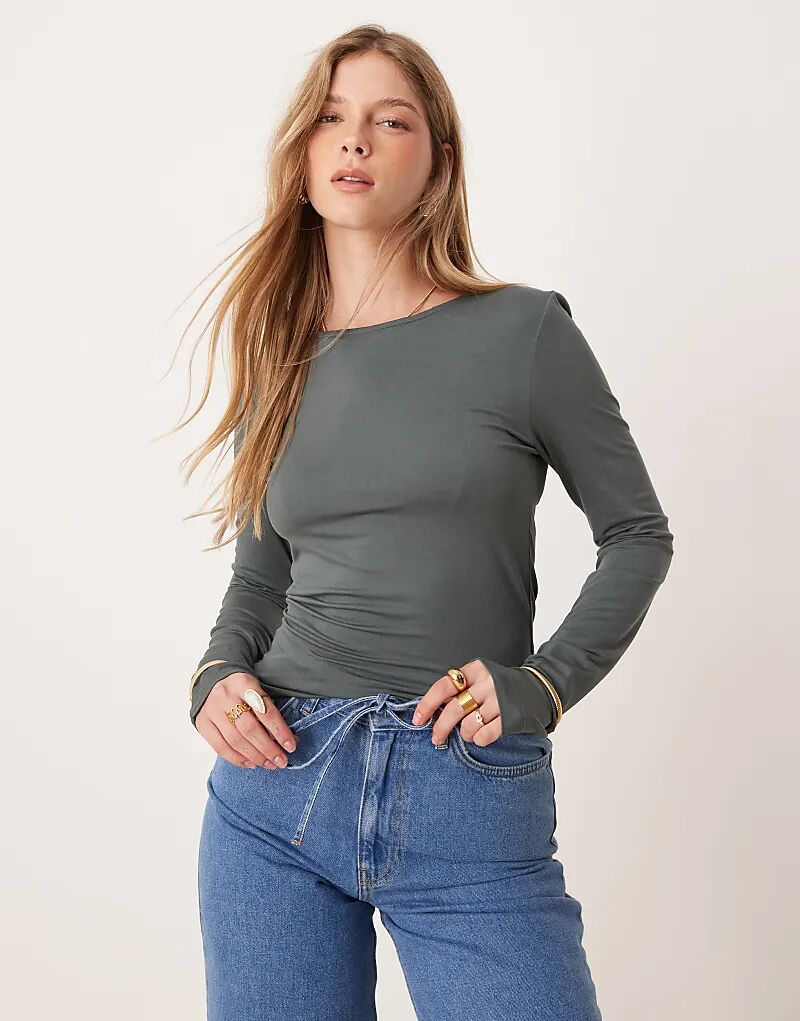 Трикотажный топ Gina Tricot Soft Touch с длинными рукавами и круглым вырезом серо-зеленого цвета
Трикотажный топ Gina Tricot Soft Touch с длинными рукавами и круглым вырезом серо-зеленого цвета