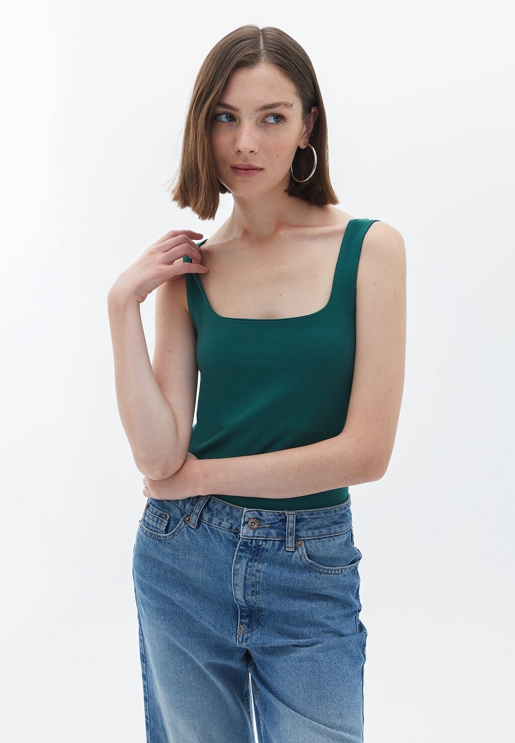 Топ OXXO, темно-зеленый
Топ OXXO, темно-зеленый