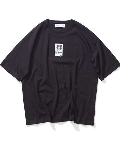 Футболка с принтом CONVERSE TOKYO x Ясумаса Енехара x Саяка Нитори, черный
Футболка с принтом CONVERSE TOKYO x Ясумаса Енехара x Саяка Нитори, черный