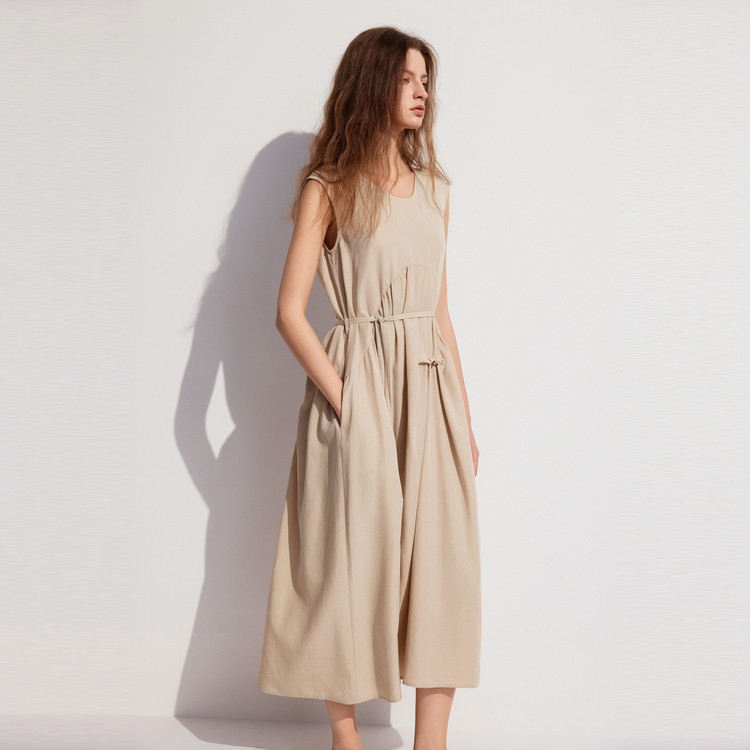 Женское платье без рукавов с круглым вырезом средней длины ELLE, светло-хаки
Женское платье без рукавов с круглым вырезом средней длины ELLE, светло-хаки