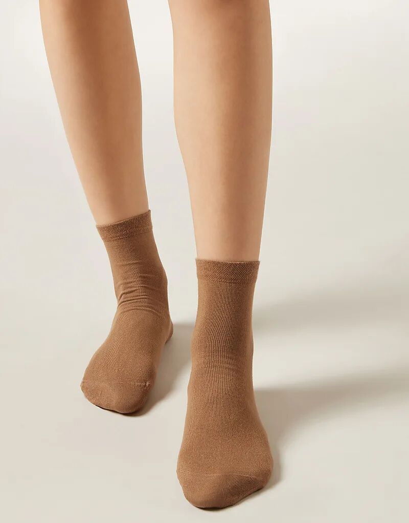 Короткие носки Calzedonia с отделкой из натурального материала
Короткие носки Calzedonia с отделкой из натурального материала