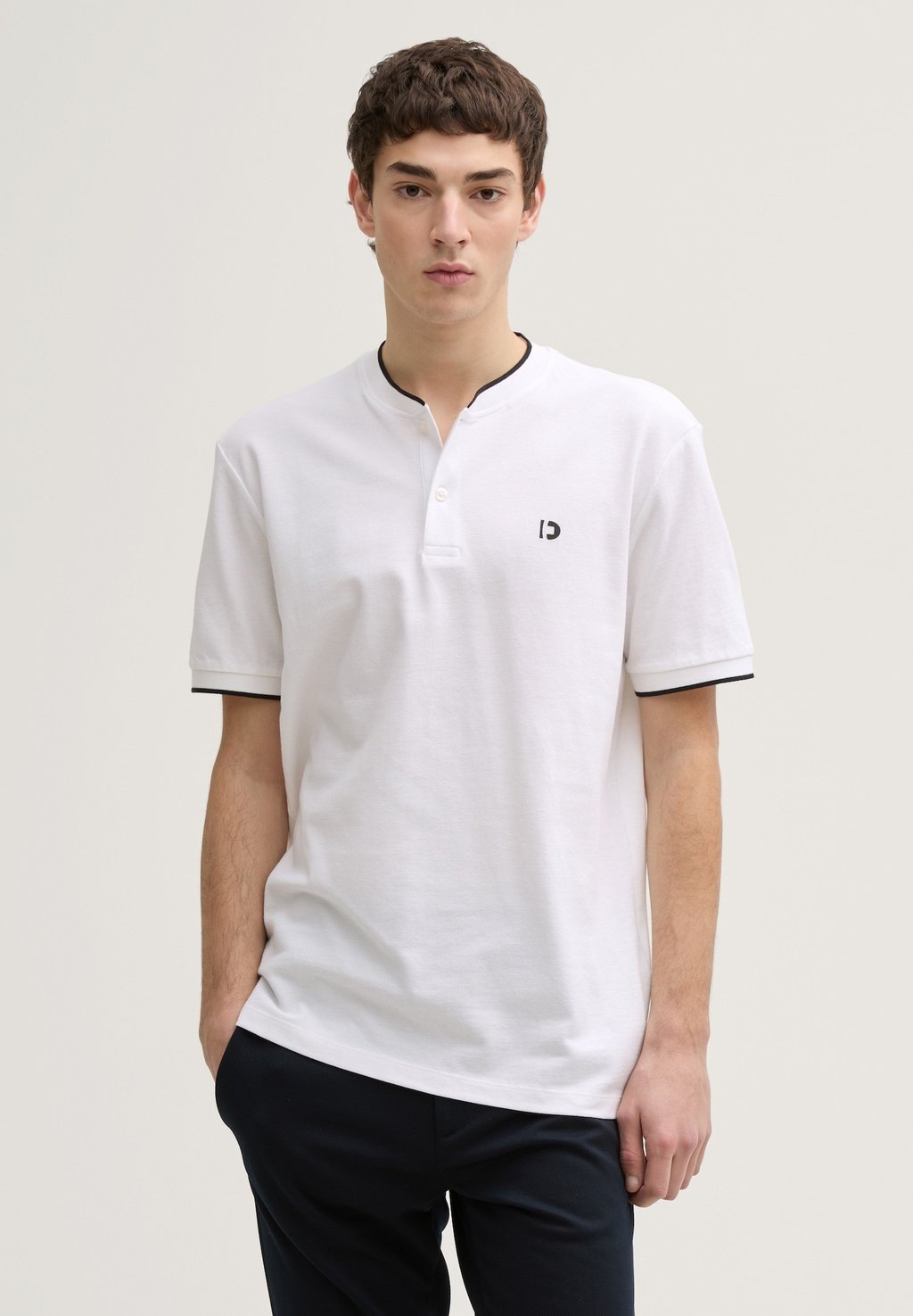 Базовая футболка MIT BOMBERKRAGEN TOM TAILOR DENIM, белый
Базовая футболка MIT BOMBERKRAGEN TOM TAILOR DENIM, белый