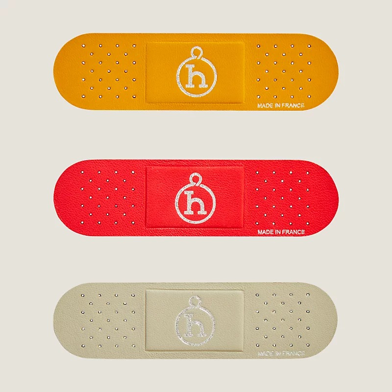 Декоративный пластырь-стикер из кожи Hermes Petit h., 3 предмета
Декоративный пластырь-стикер из кожи Hermes Petit h., 3 предмета