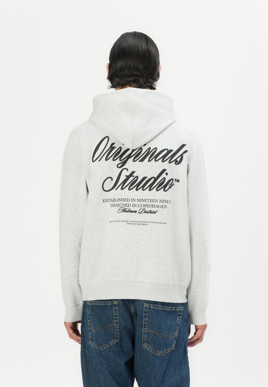 Худи Jack & Jones JORNORREBRO TYPO BACK HOOD SN, White Melange/White, Белый, Худи Jack & Jones JORNORREBRO TYPO BACK HOOD SN, White Melange/White
Худи Jack & Jones JORNORREBRO TYPO BACK HOOD SN, White Melange/White, Белый, Худи Jack & Jones JORNORREBRO TYPO BACK HOOD SN, White Melange/White