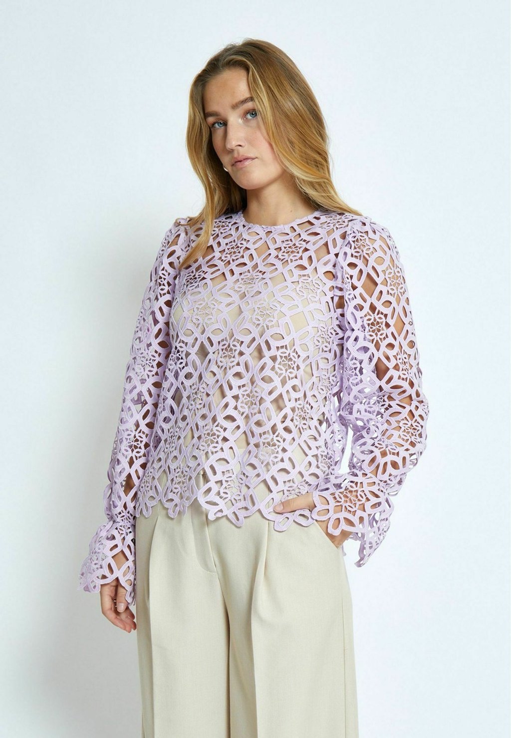 Блуза LOTTE Minus, цвет Pastel Lilac
Блуза LOTTE Minus, цвет Pastel Lilac