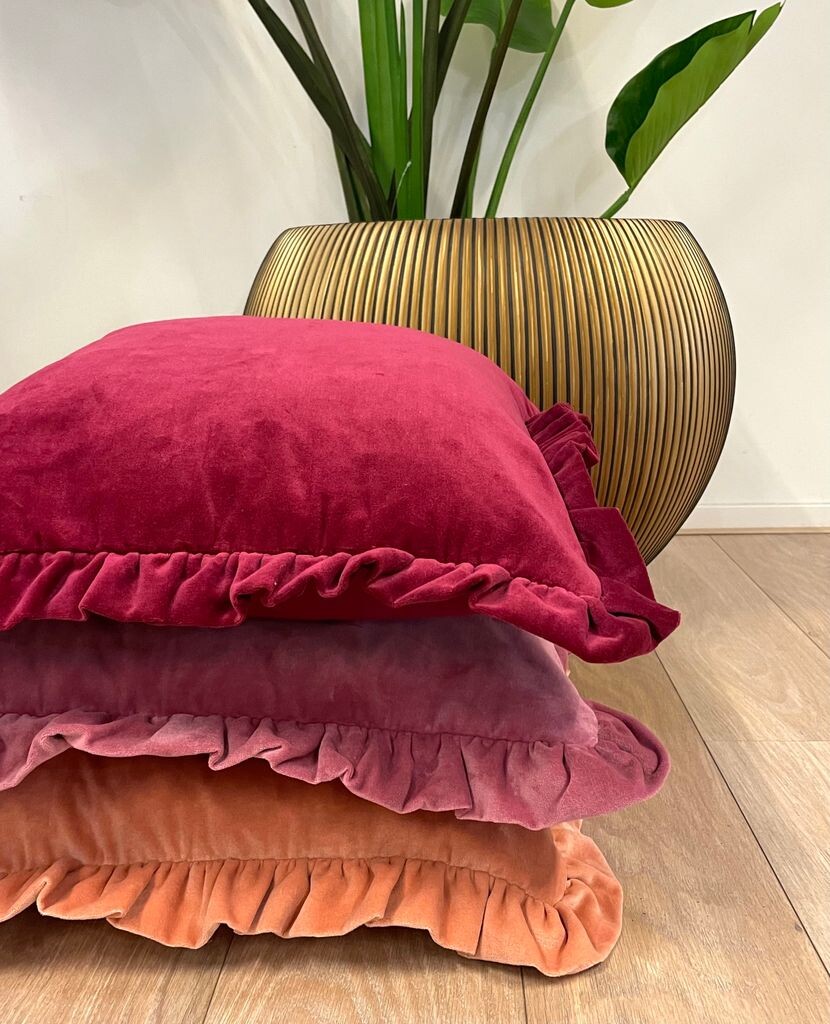 Dutch Decor YARA - Подушка декоративная бархатная красная сливовая 45x45 см
Dutch Decor YARA - Подушка декоративная бархатная красная сливовая 45x45 см