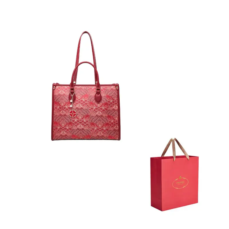 PAYOT Сумка-тоут из искусственной кожи через плечо женская праздничный красный
PAYOT Сумка-тоут из искусственной кожи через плечо женская праздничный красный