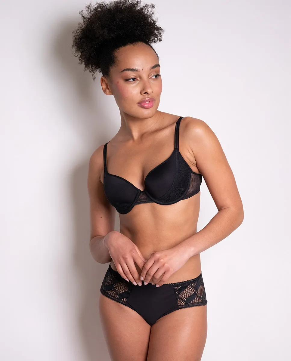 Бюстгальтер предформированной чашкой с косточками Scarlett Passionata, черный
Бюстгальтер предформированной чашкой с косточками Scarlett Passionata, черный