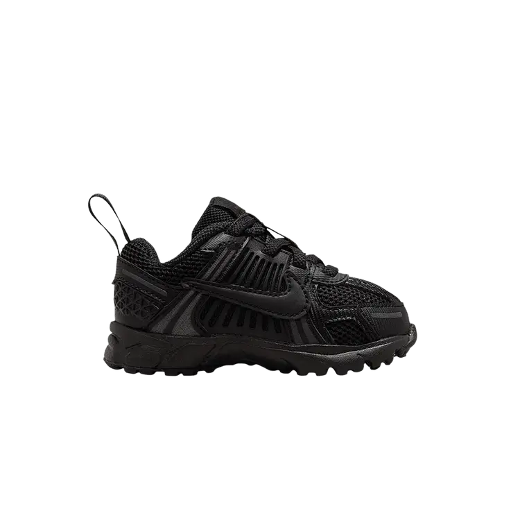 Кроссовки Nike Air Zoom Vomero 5 TD 'Black'
Кроссовки Nike Air Zoom Vomero 5 TD 'Black'