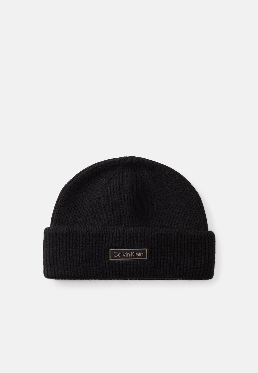 Шапка Calvin Klein PATCH UNISEX, Black
Шапка Calvin Klein PATCH UNISEX, Black