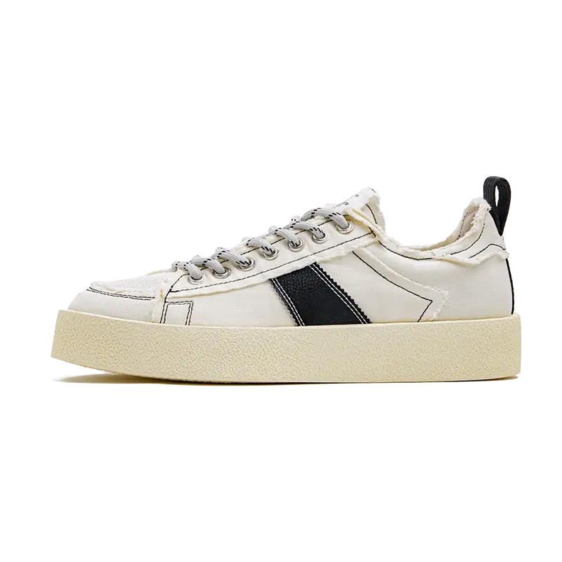 MADEN Низкие мужские кроссовки белого цвета 
MADEN Низкие мужские кроссовки белого цвета