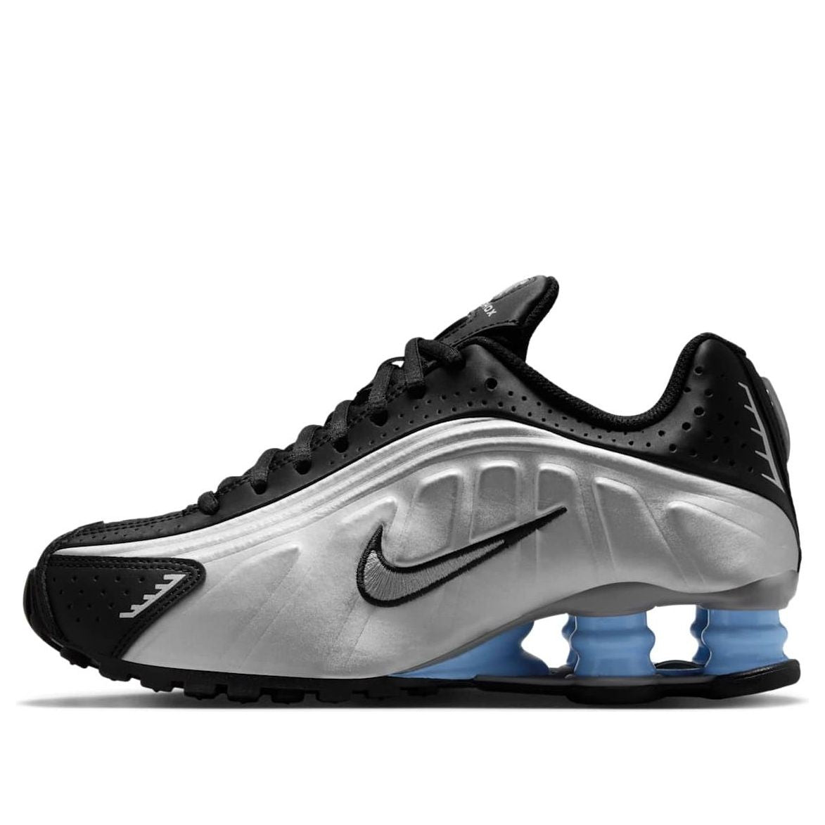 Кроссовки (GS) Nike Shox R4 'Metallic Silver Black Psychic Blue'
Кроссовки (GS) Nike Shox R4 'Metallic Silver Black Psychic Blue'