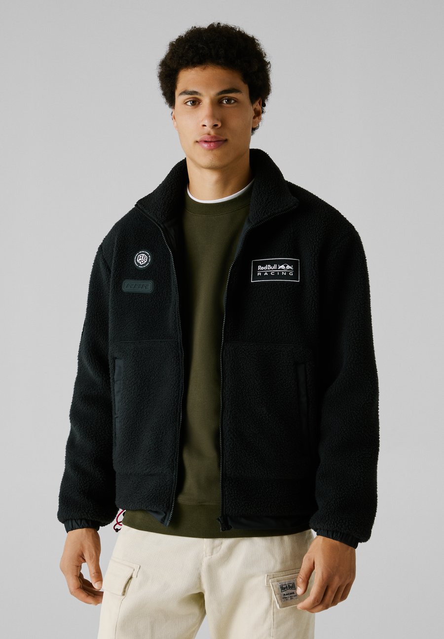 Флисовая куртка Red Bull Racing x Pepe Jeans EXPLORER , Black
Флисовая куртка Red Bull Racing x Pepe Jeans EXPLORER , Black
