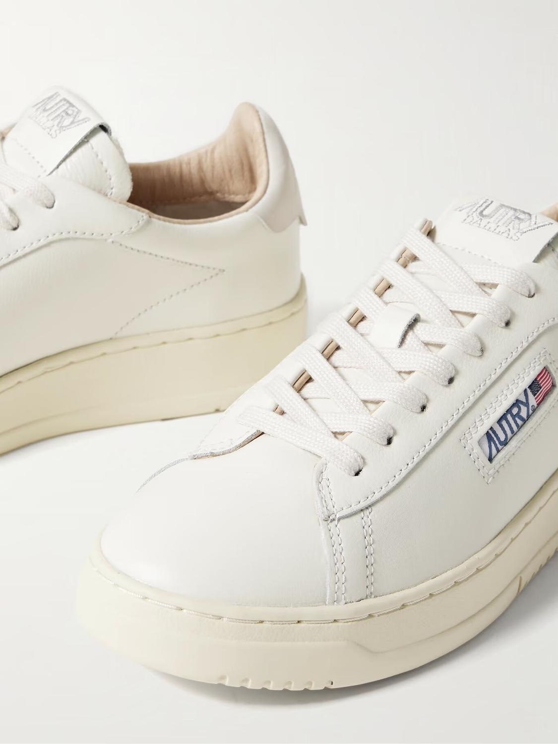 Кроссовки из кожи с отделкой из нубука Dallas AUTRY, белый
Кроссовки из кожи с отделкой из нубука Dallas AUTRY, белый